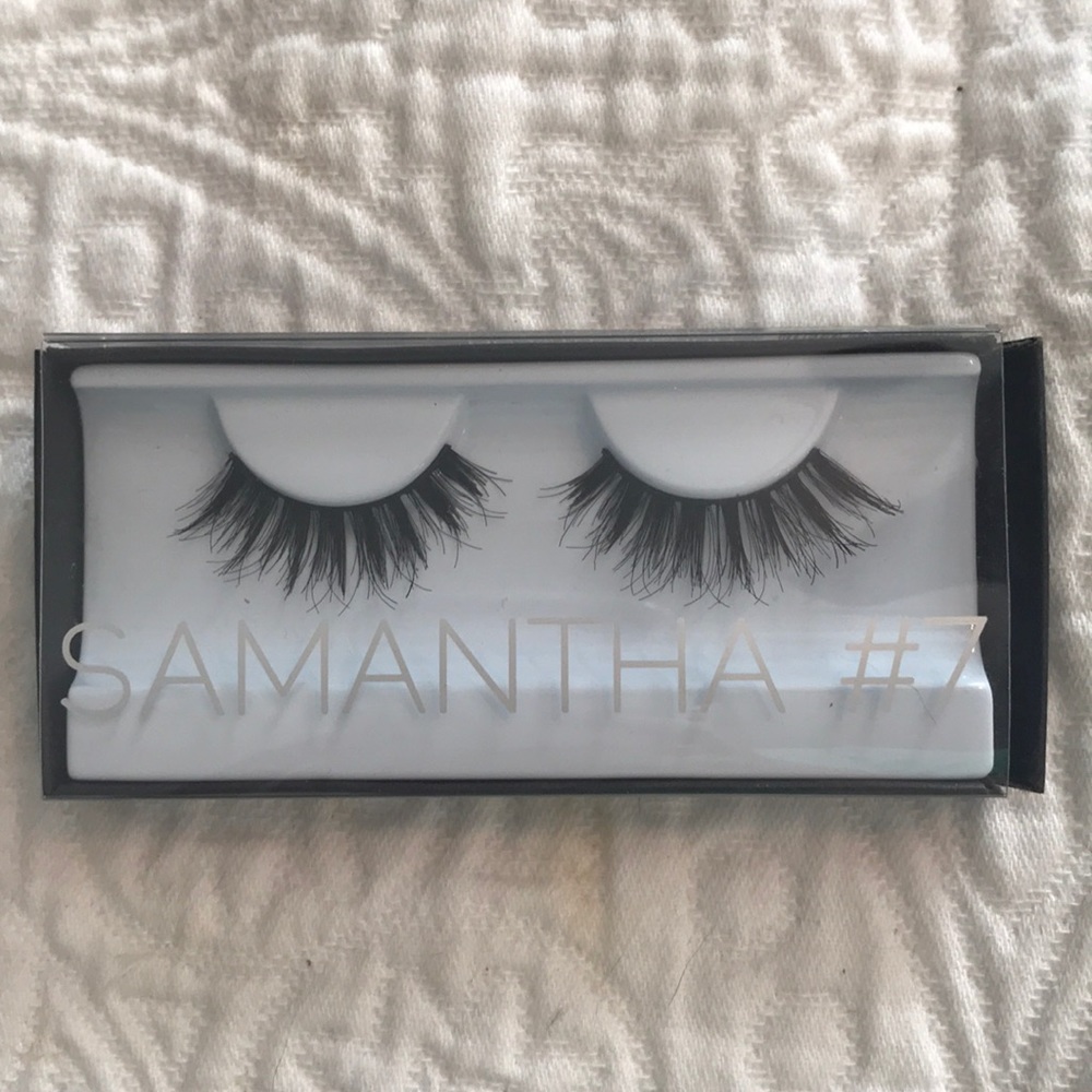 HUDA BEAUTY Samantha Lashes